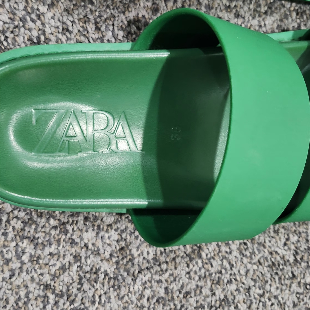 Zara Women's Green Slide Sandals